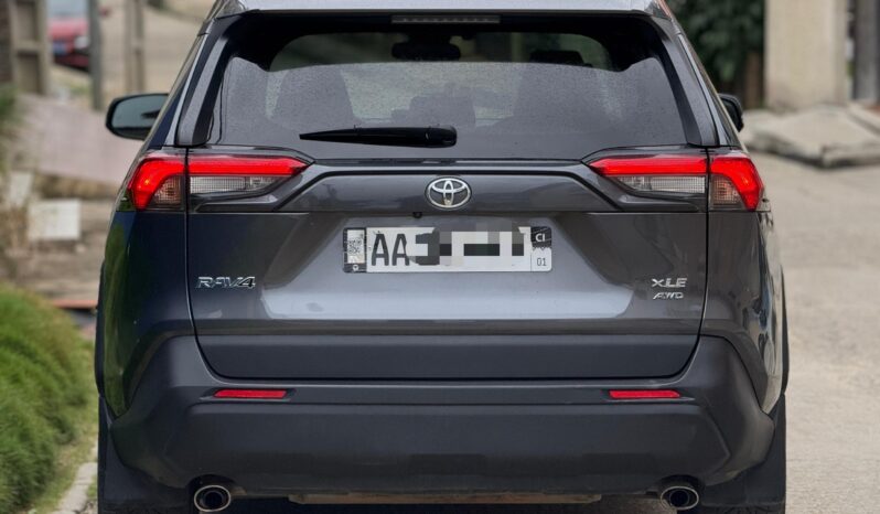 
								TOYOTA RAV4 XLE AWD 2021/22 plein									