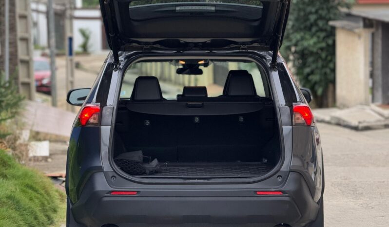 
								TOYOTA RAV4 XLE AWD 2021/22 plein									